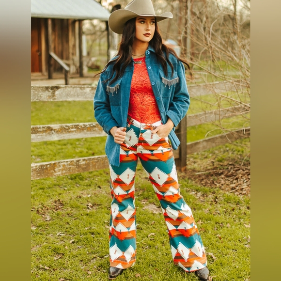 NWT Sterling Kreek Teal Red Aztec Printed Wide Leg Jeans (Tummy Control) - Picture 2 of 3
